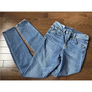 GAP True Skinny High Rise Jeans
Size 4/27 Tall Medium Indigo
Stretch 660495